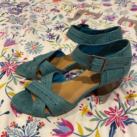 Cute blue summer shoes - Picture 3 of 3